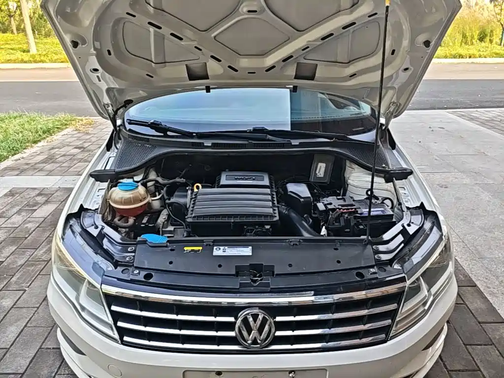 Photo 20 - Volkswagen Jetta