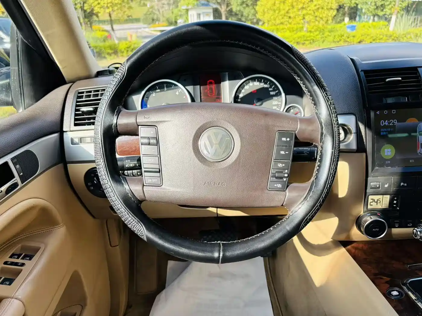 Volkswagen Touareg 2009 3.0T Diesel Luxury фото 12