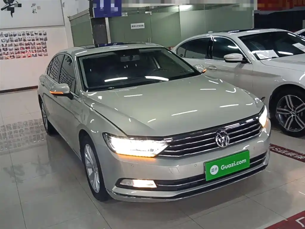 Volkswagen Magotan 2019 330TSI DSG Leading China V фото 4