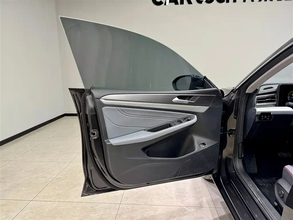 Volkswagen Lamando 2025 Model Year Lamando L 280TSI DSG Cool & Spicy PLUS Edition фото 17