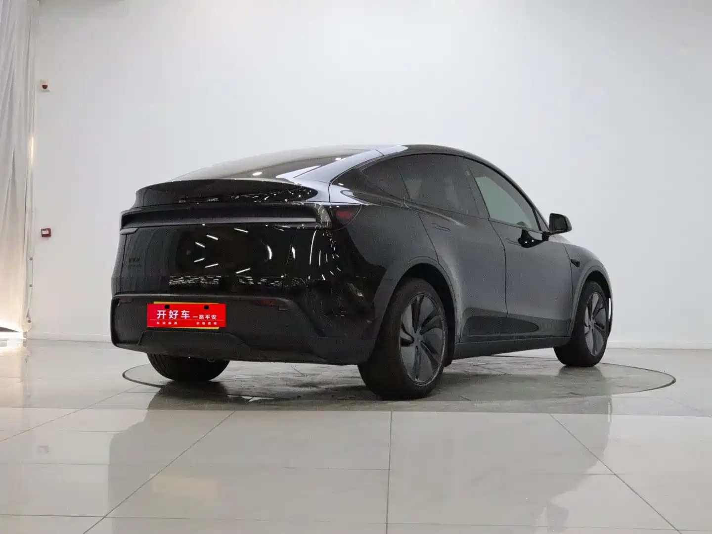 Фото 4 - Tesla Model Y