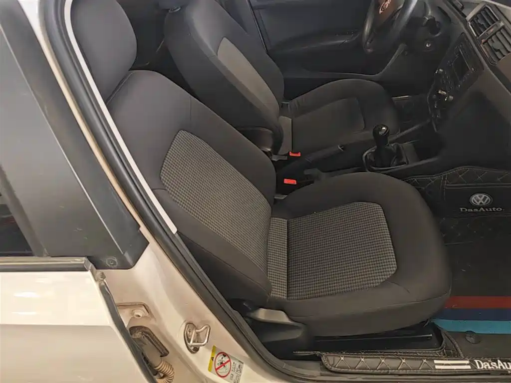 Volkswagen Santana 2016 1.6L Manual Trend Edition фото 25