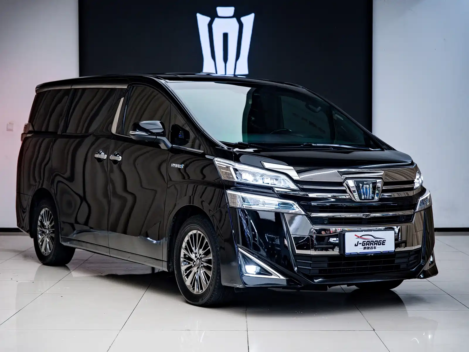 Фото 3 - Toyota Vellfire
