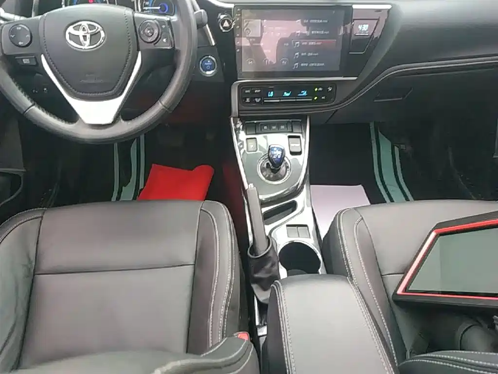 Toyota Corolla 2017 Facelift Hybrid 1.8L E-CVT Elite Edition фото 14