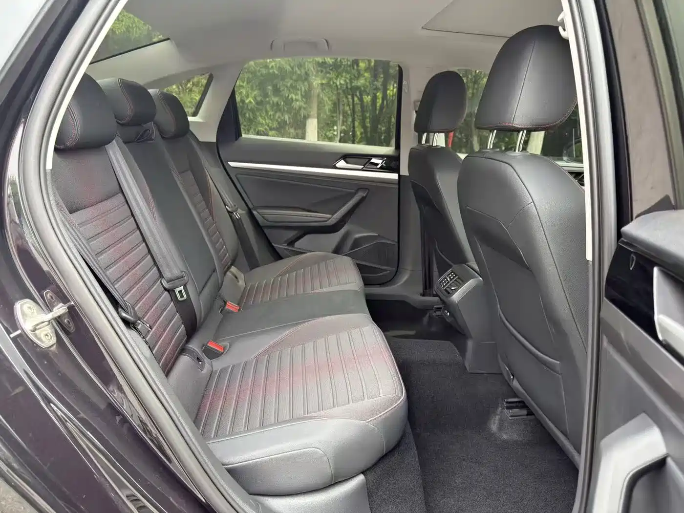 Volkswagen Lavida 2023 300TSI DSG Starlight Full Comfort Edition фото 4