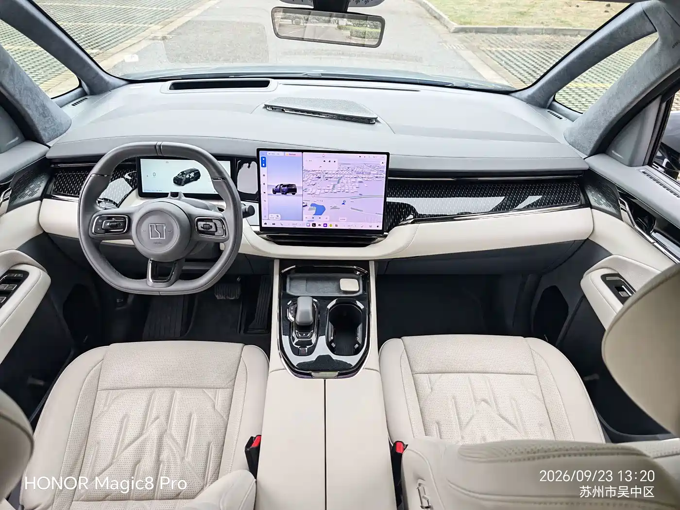 ZEEKR 009 2025 2024 6-seat Executive AWD 108kWh
