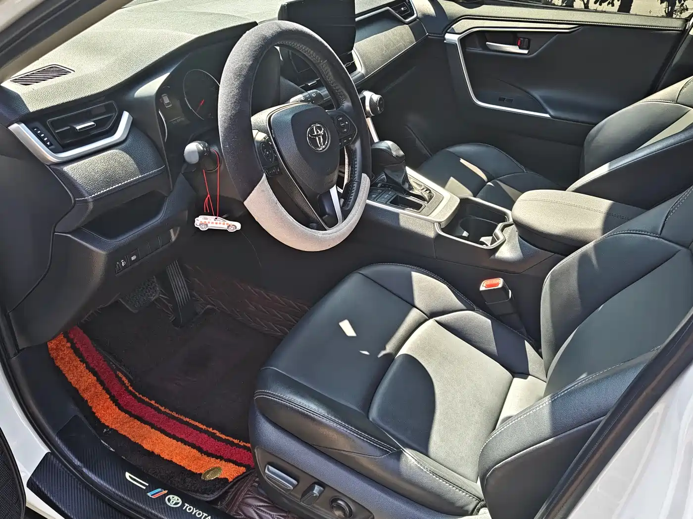 Toyota Wildlander 2023 2.0L CVT FWD Urban фото 4