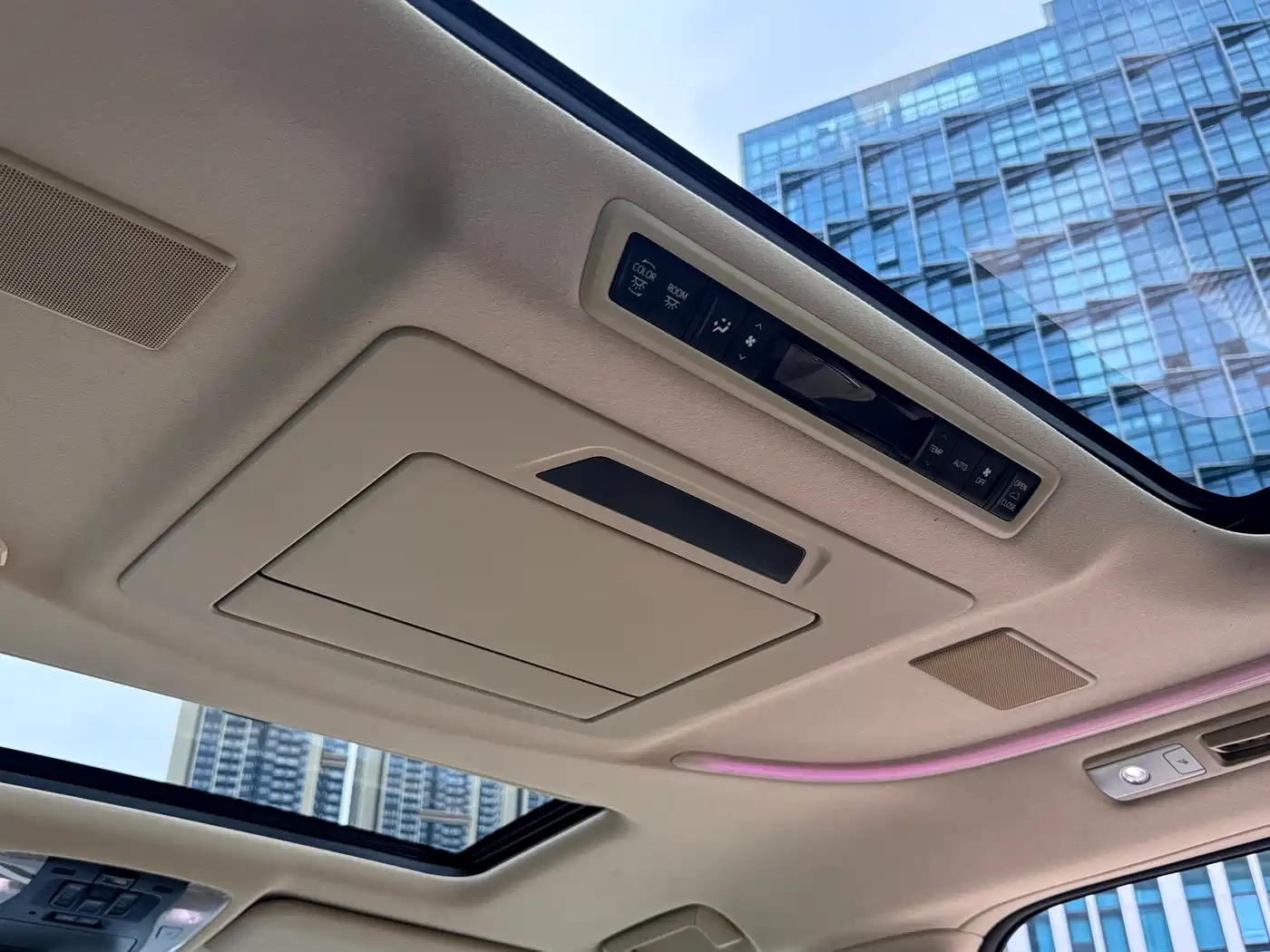 Toyota Alphard 2020 Hybrid 2.5L Premium Edition фото 14