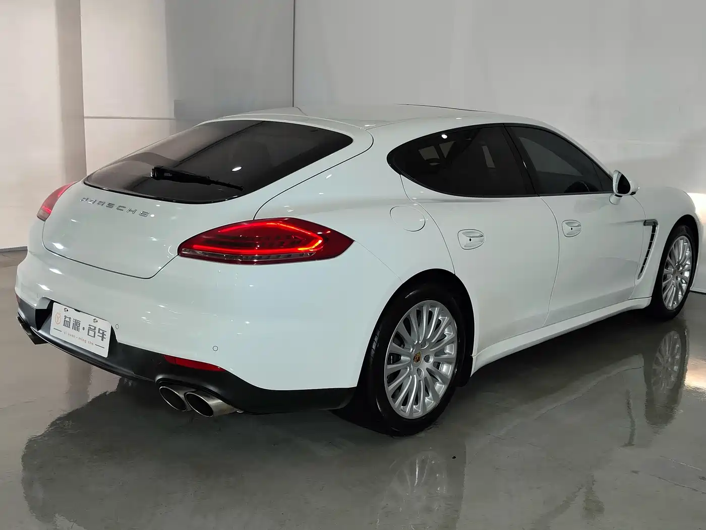 Porsche Panamera 2014 Panamera 3.0T фото 17