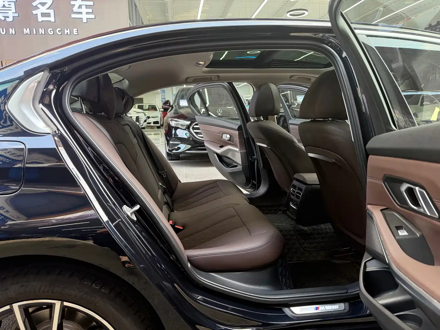 BMW 3 Series 2023 325Li M Sport Package фото 17