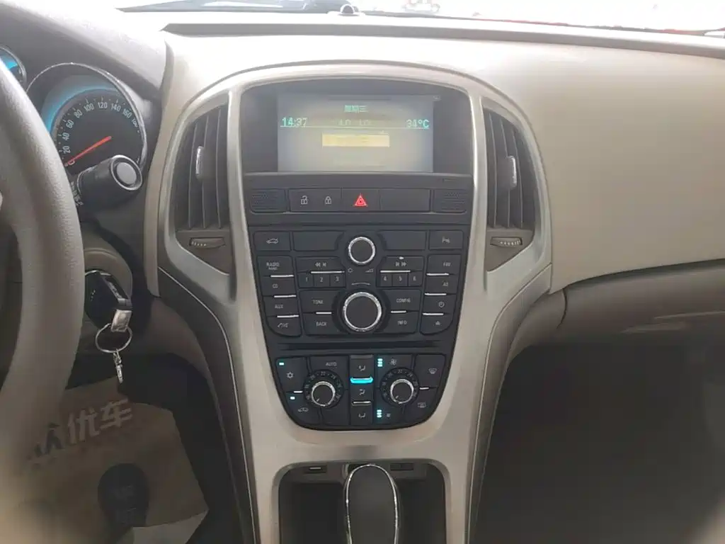 Фото 13 - Buick Excelle