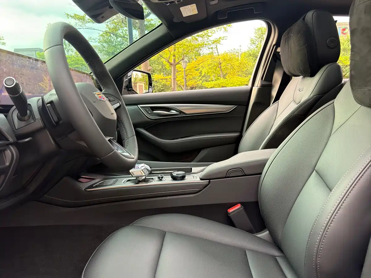 Cadillac CT5 2026 2025 Model 28T Urban Sport Edition
