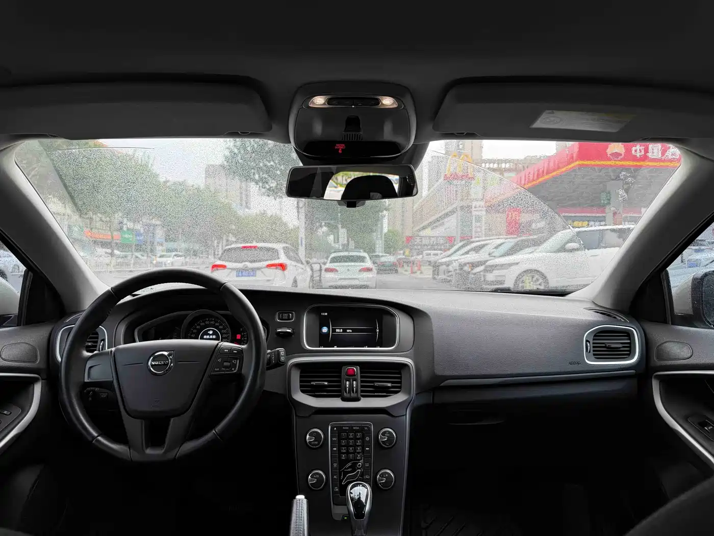 Фото 8 - Volvo V40