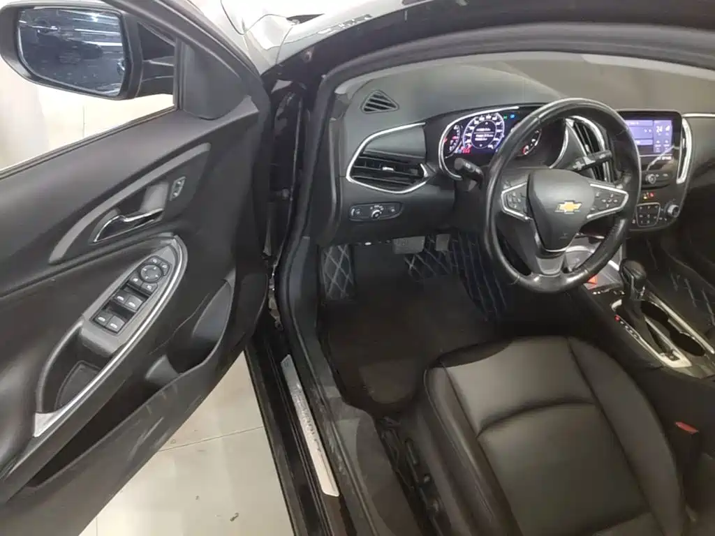 Photo 16 - Chevrolet Malibu XL