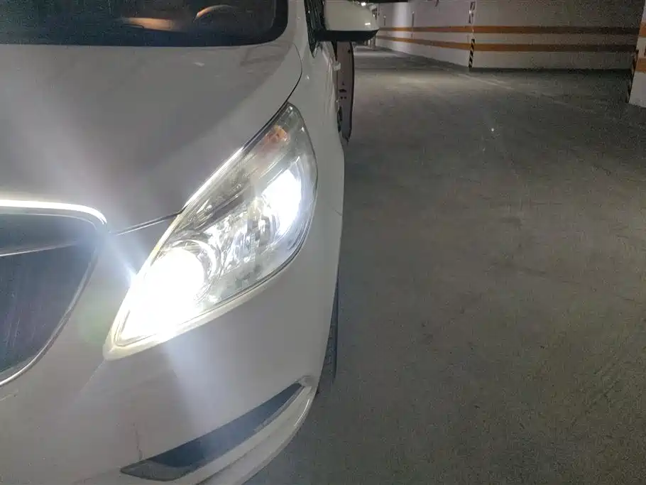 Buick GL8 2018 28T Comfort China VI фото 5