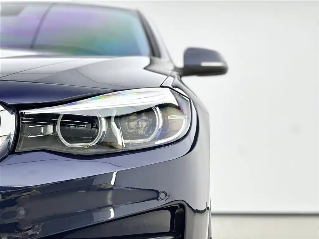 BMW 3 Series GT 2019 320i Fashion Model фото 15