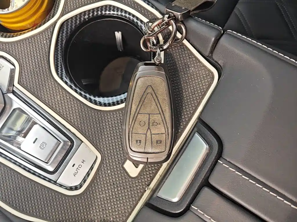 Changan UNI-K 2024 2024 2.0T FWD Global Edition