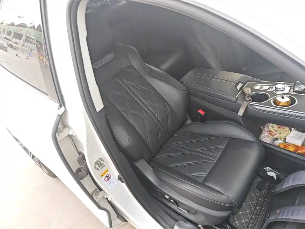 Changan UNI-K 2024 2024 2.0T FWD Global Edition