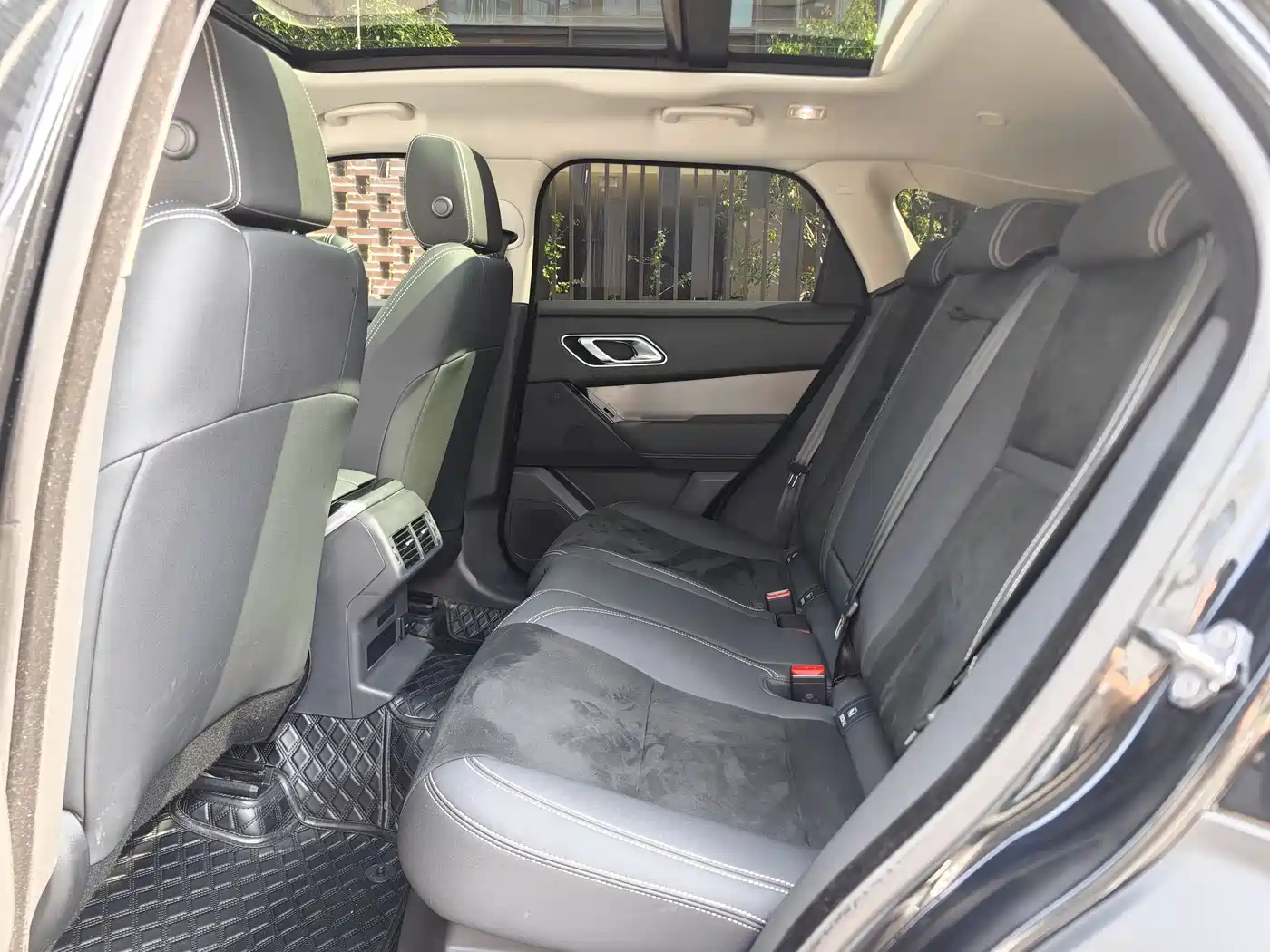 Land Rover Range Rover Velar 2022 250PS фото 8