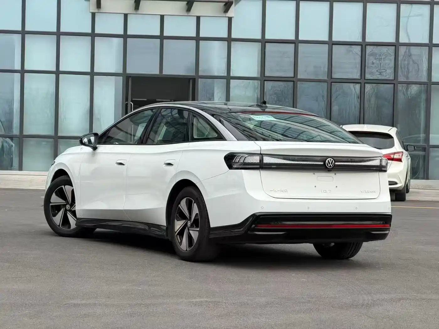 VOLKSWAGEN ID.7 VIZZION