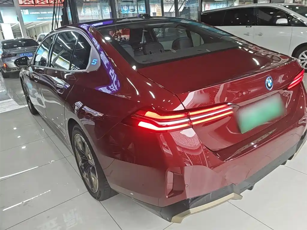 BMW i5 2024 eDrive 35L Premium Model M Sport Package фото 5