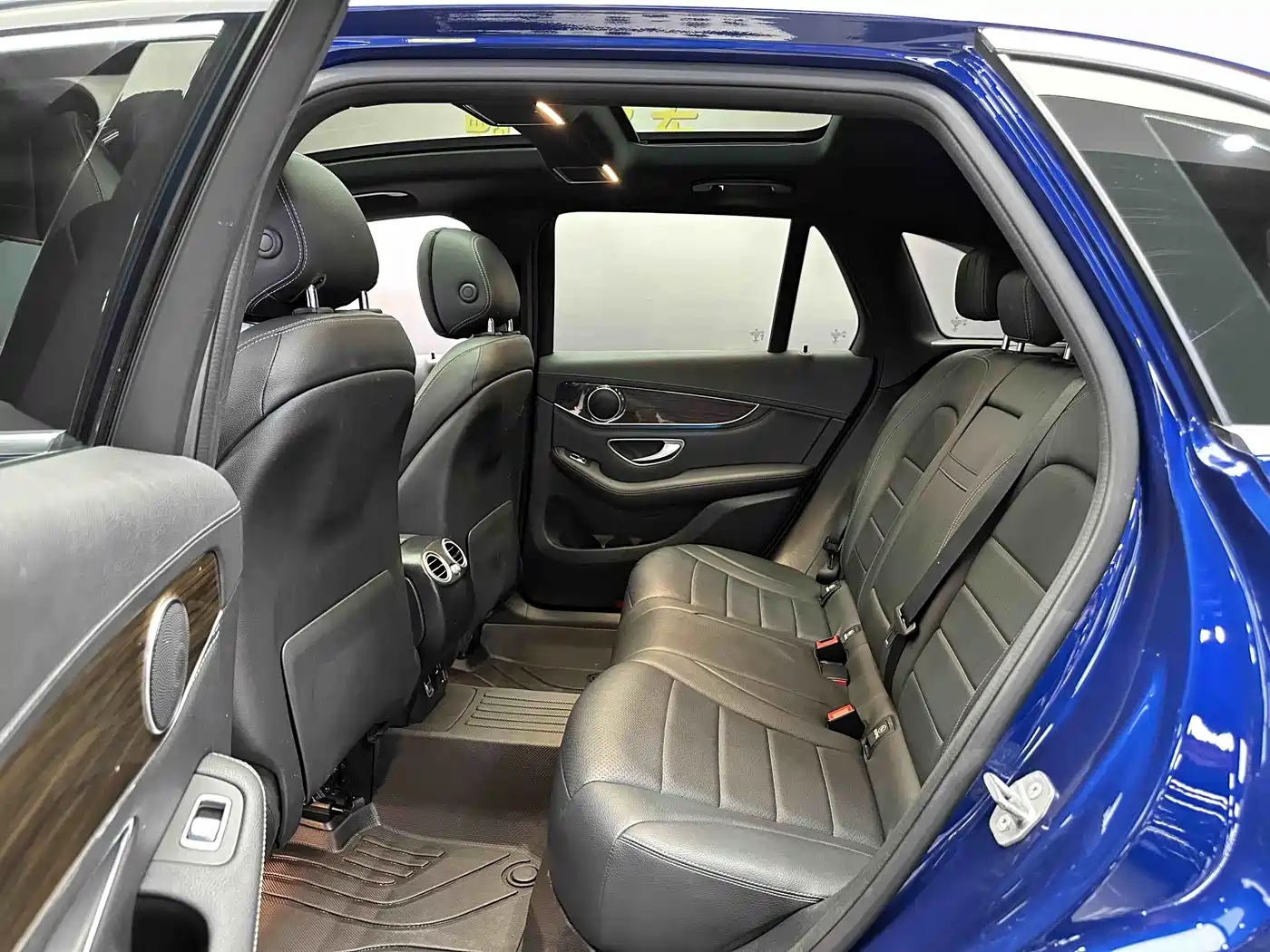 Mercedes-Benz GLC 2019 GLC 260 4MATIC Luxury фото 4