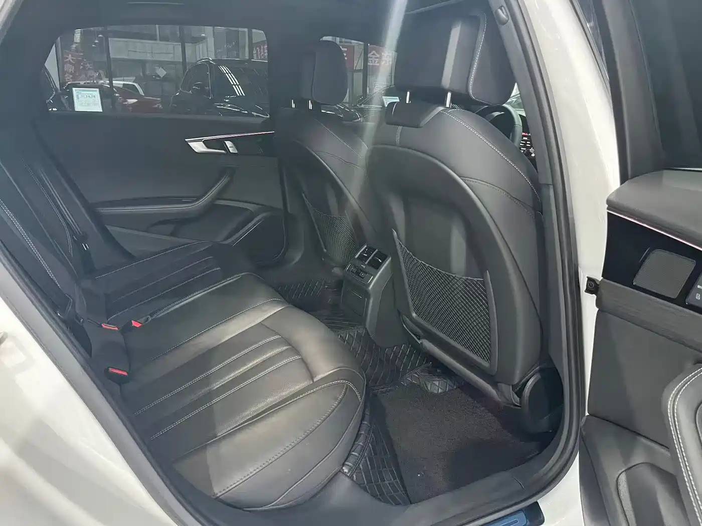 Audi A4L 2023 40 TFSI Luxury Sport фото 9