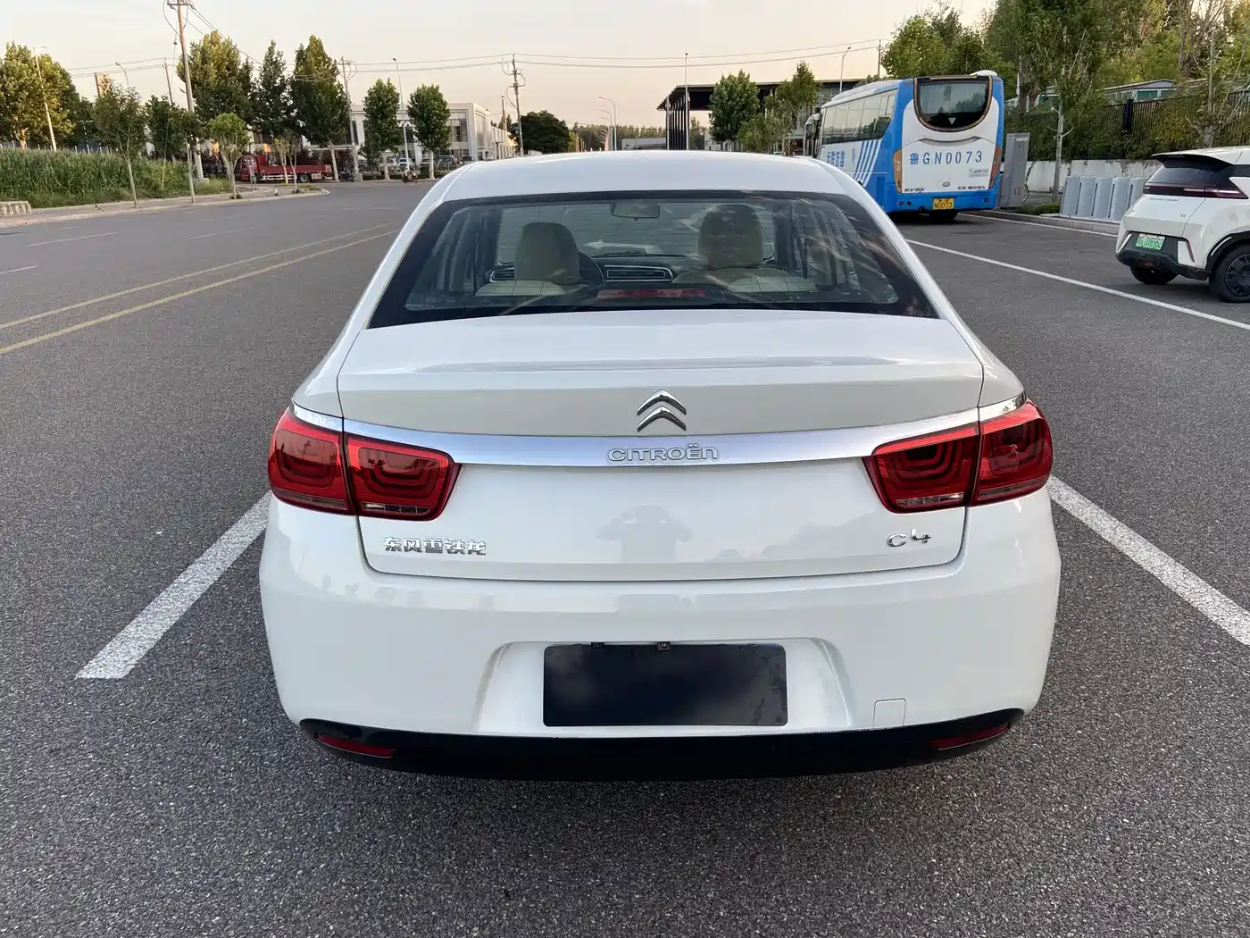 Citroën C4 C-Quatre 2016 2016 1.6L Automatic Luxury Model