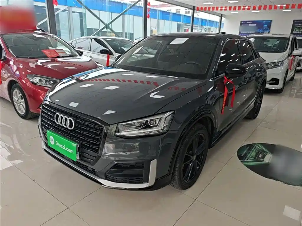 Audi Q2L 2020 35 TFSI Fashion Dynamic Model
