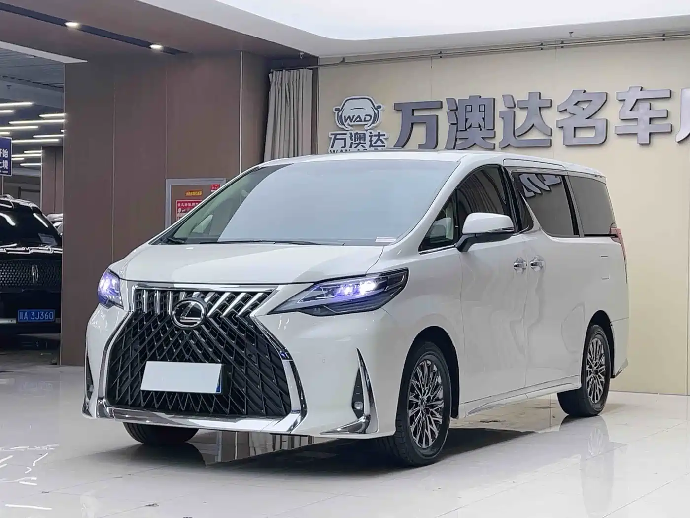 Toyota Alphard 2018 — пригон из Китая