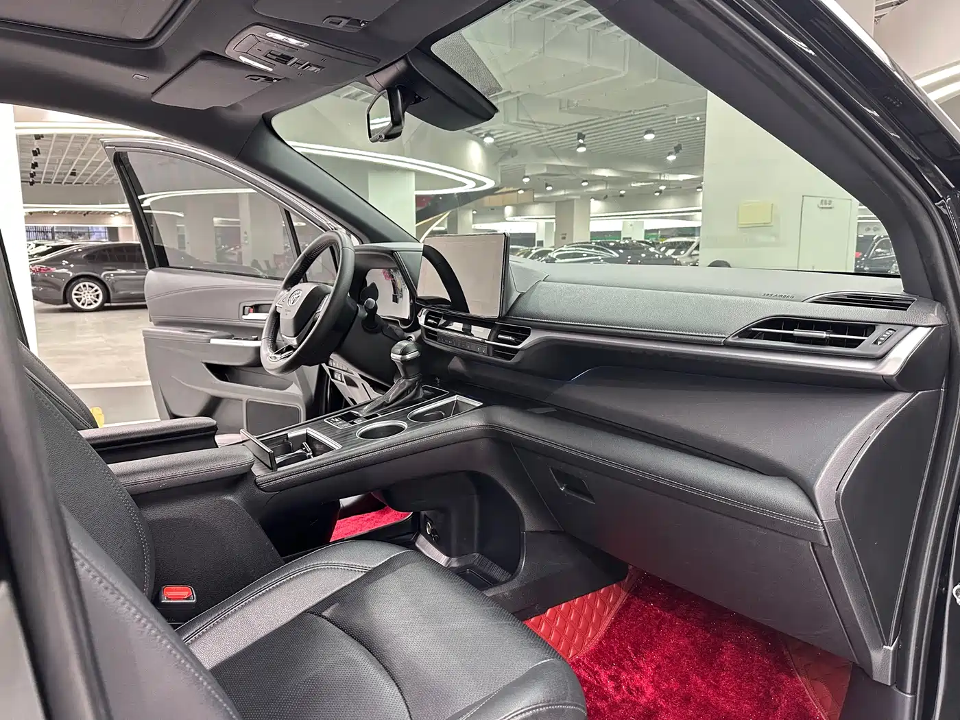 Toyota Sienna 2021 2.5L Hybrid Premium Edition фото 8