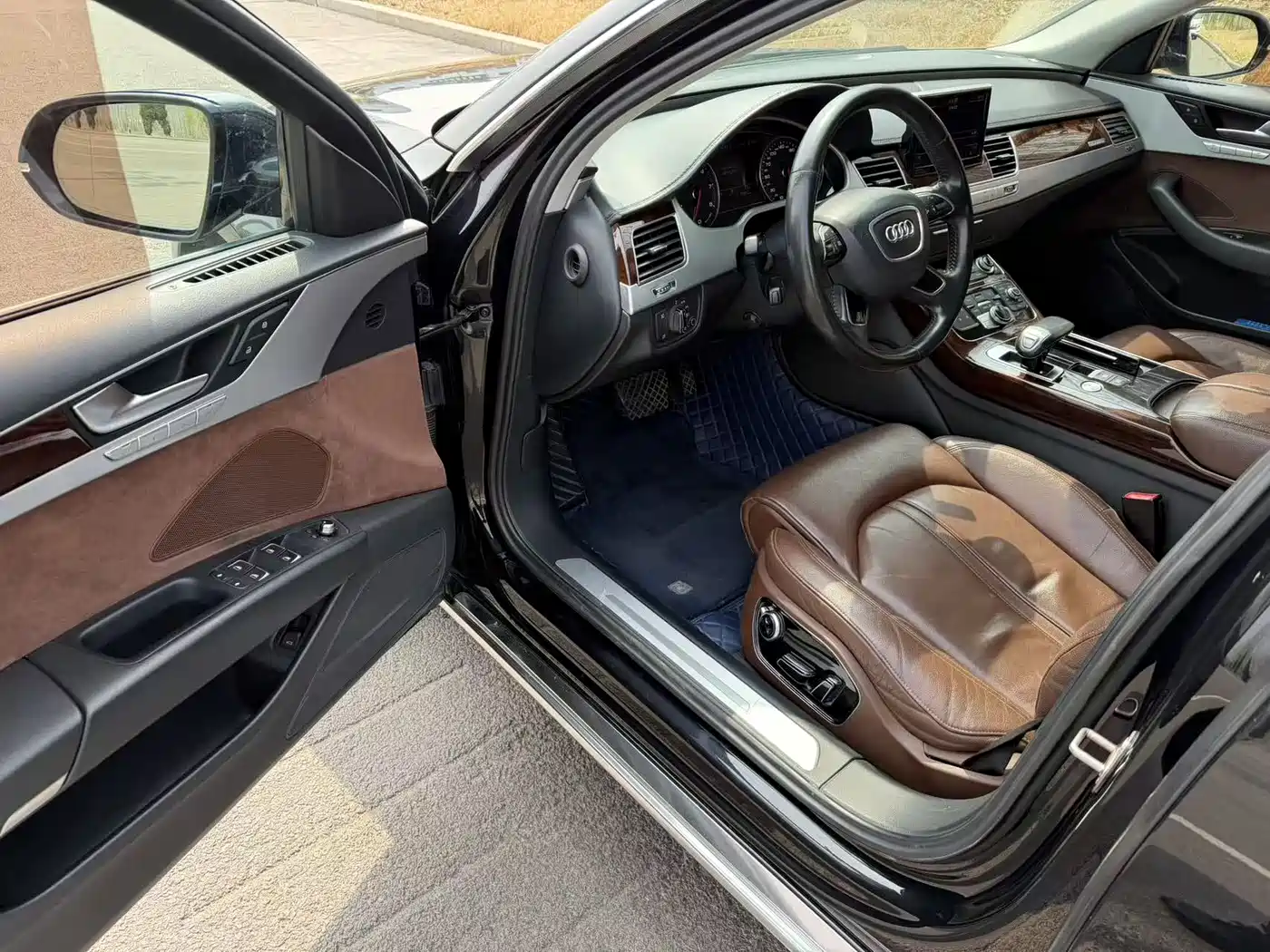Фото 5 - Audi A8
