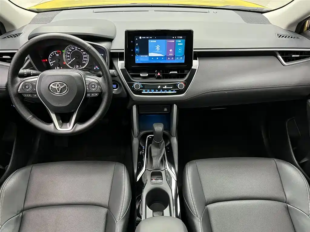 Toyota Frontlander 2022 2.0L CVT Luxury PLUS Edition фото 2