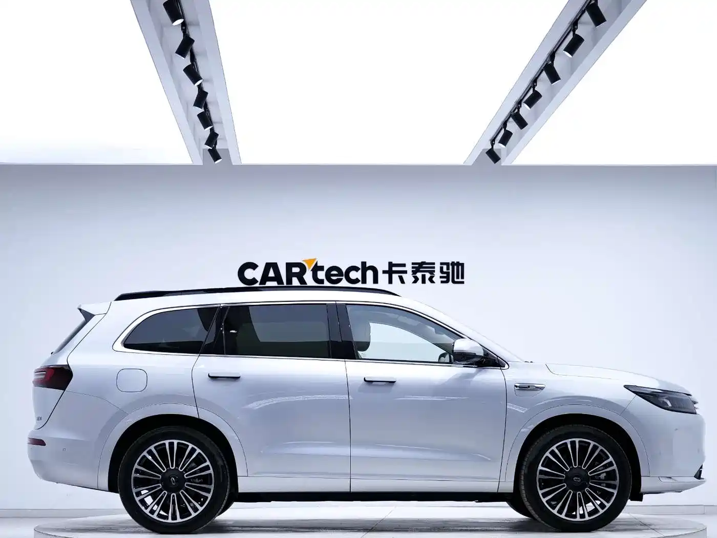 AITO Wenjie AITO M7 2024 1.5T Smart Drive AWD Pro 5-seater фото 3