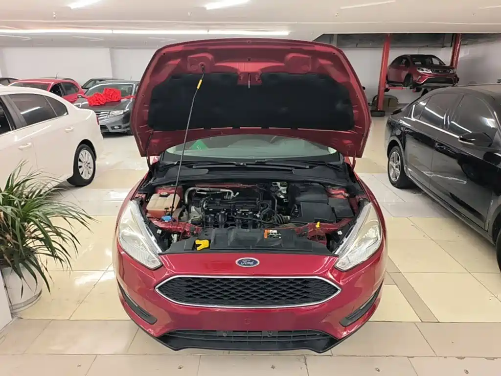 Фото 20 - Ford Focus