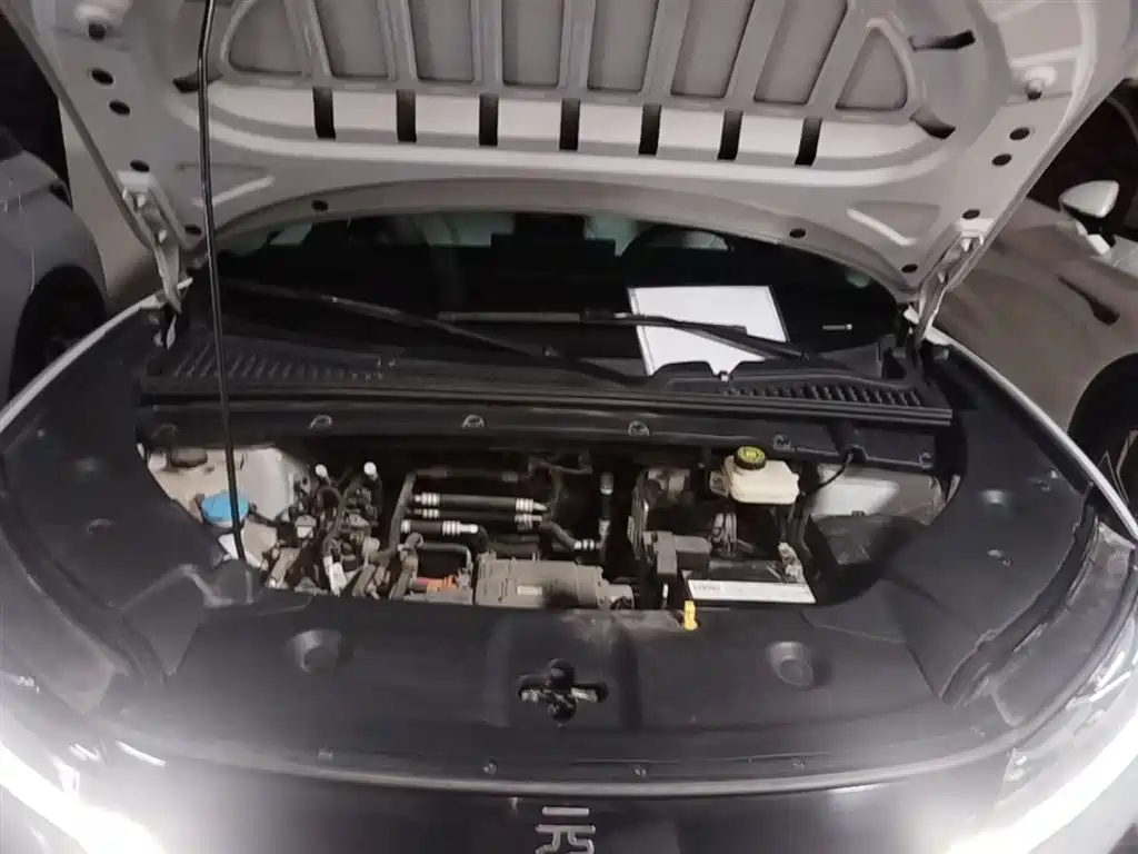 BYD Yuan UP 2024 401KM Surpass Edition фото 20
