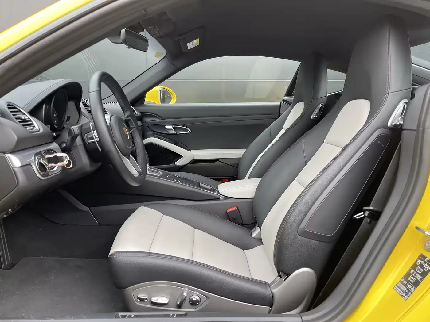 Porsche 718 фото 8