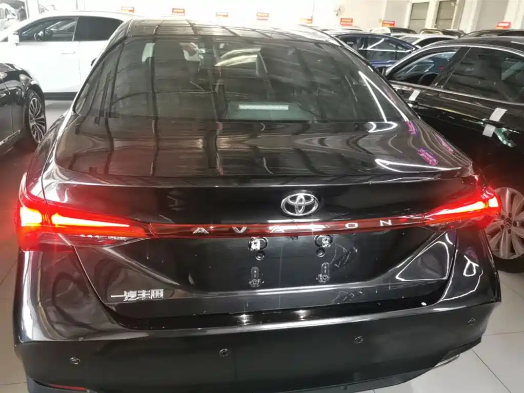Toyota Avalon 2022 2.0L Luxury Edition фото 6