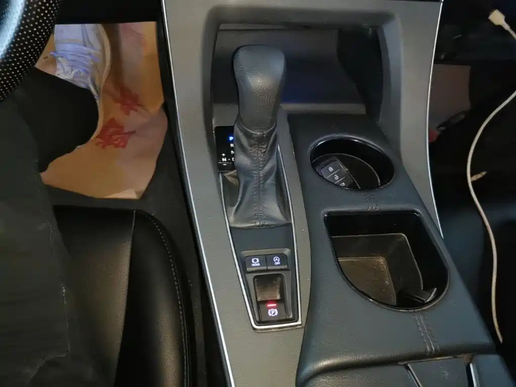 Toyota Avalon 2022 2.0L Luxury Edition фото 14