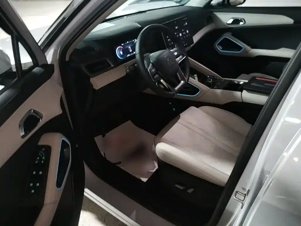 BYD Yuan UP 2024 401KM Surpass Edition фото 16