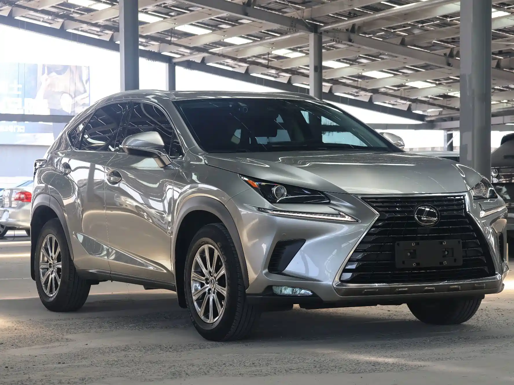 Фото 3 - Lexus NX