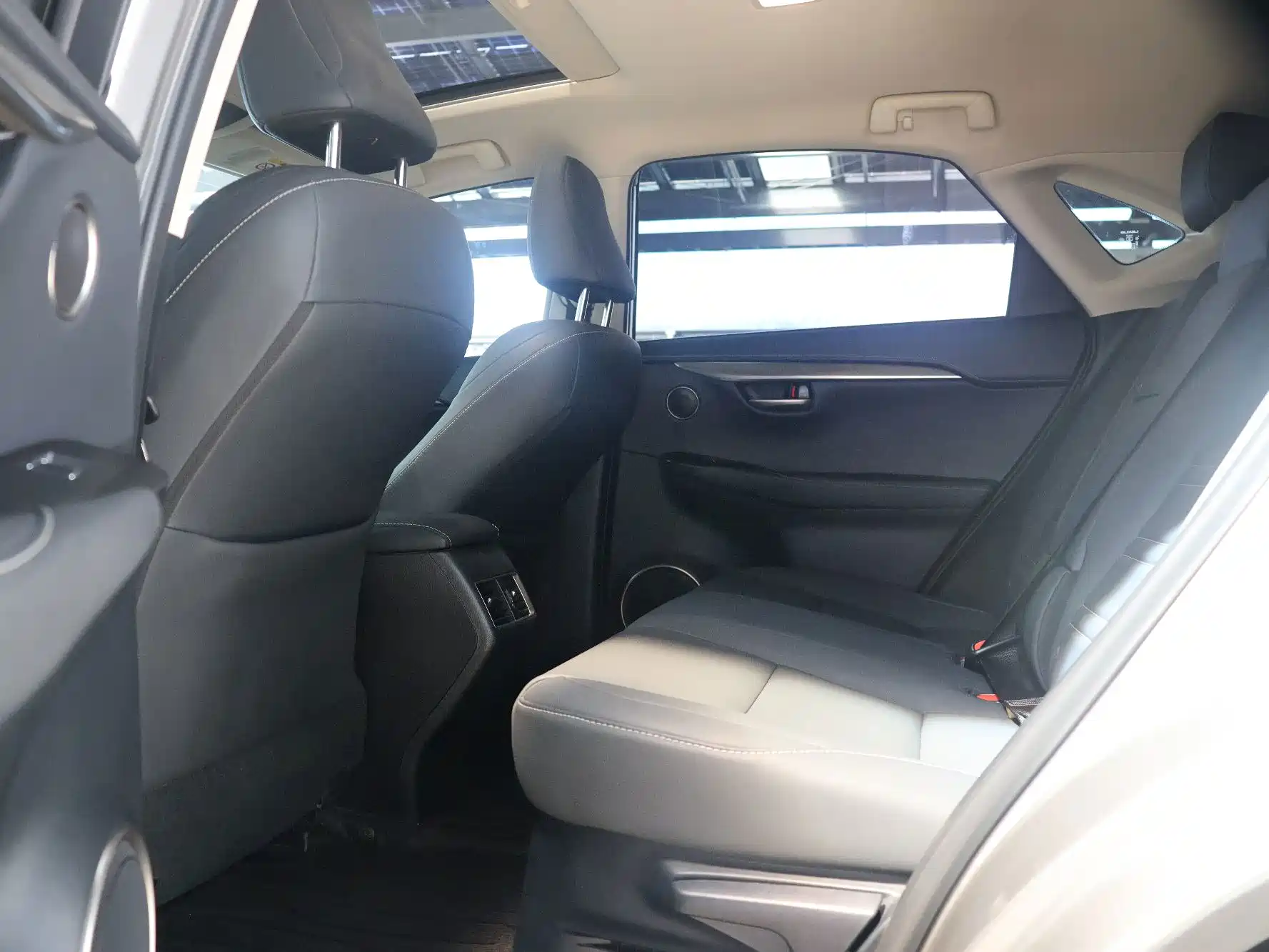 Фото 8 - Lexus NX