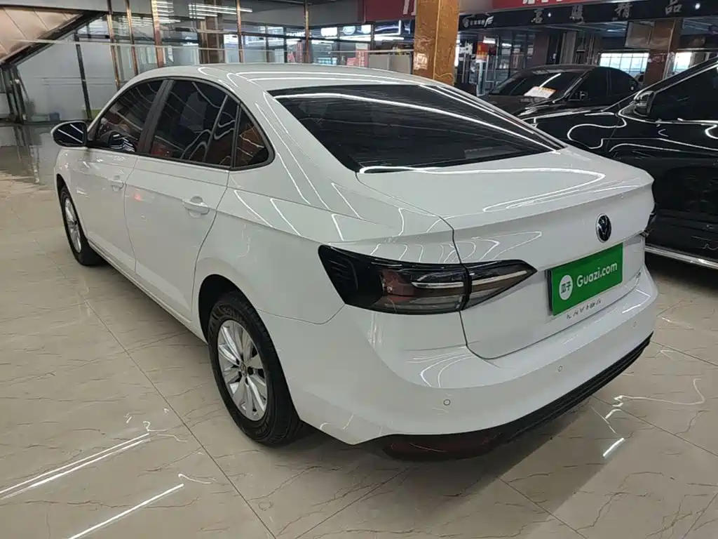 Photo 5 - Volkswagen Lavida