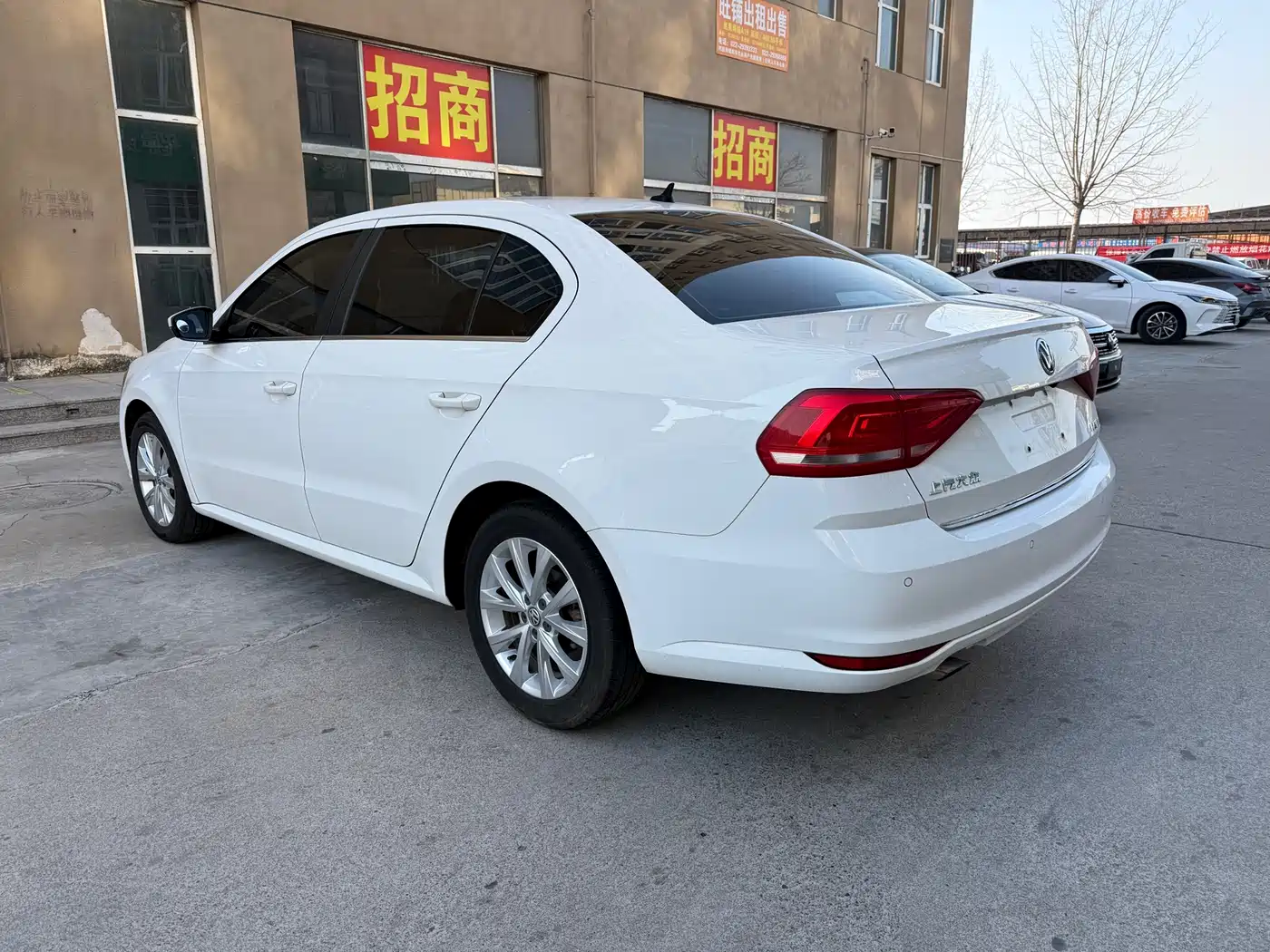 Volkswagen Lavida 2017 1.6L Manual Comfort Edition фото 6