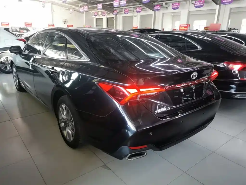Toyota Avalon 2022 2.0L Luxury Edition фото 5