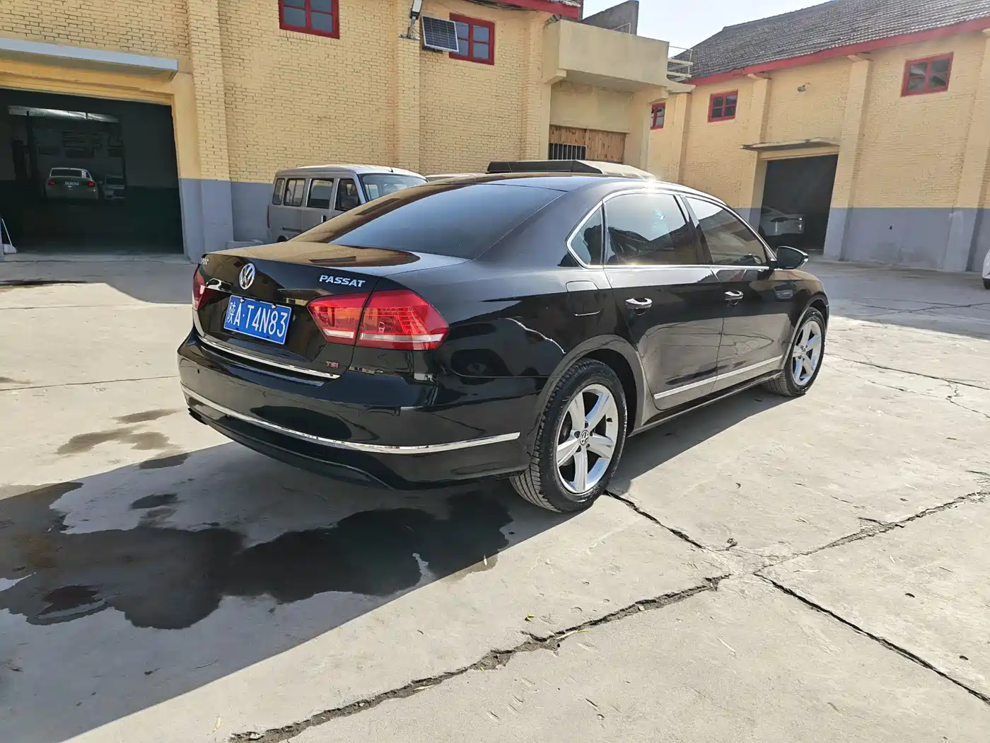 Volkswagen Passat 2013 2.0TSI DSG Zhizun фото 5