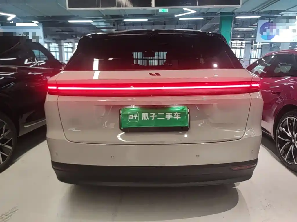Li Auto i6 2026 2025 4WD Base Model