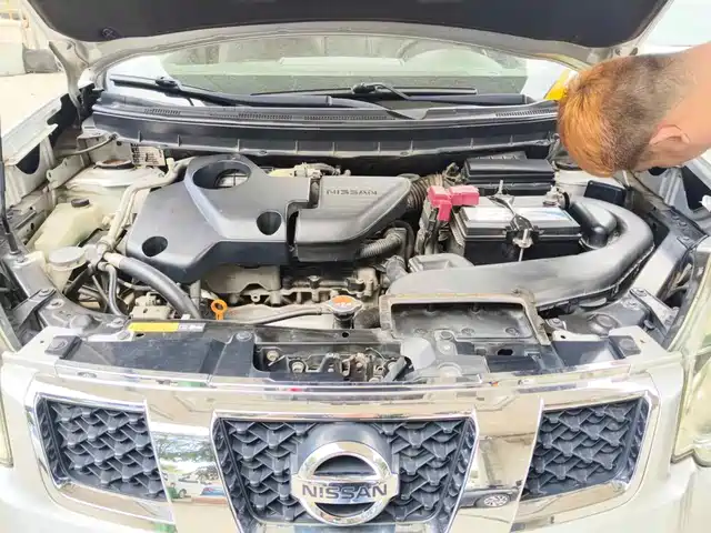 Nissan X-Trail 2012 2.5L CVT Luxury 4WD — фото 3