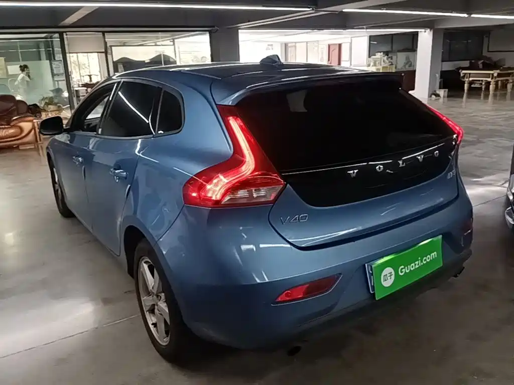 Фото 5 - Volvo V40