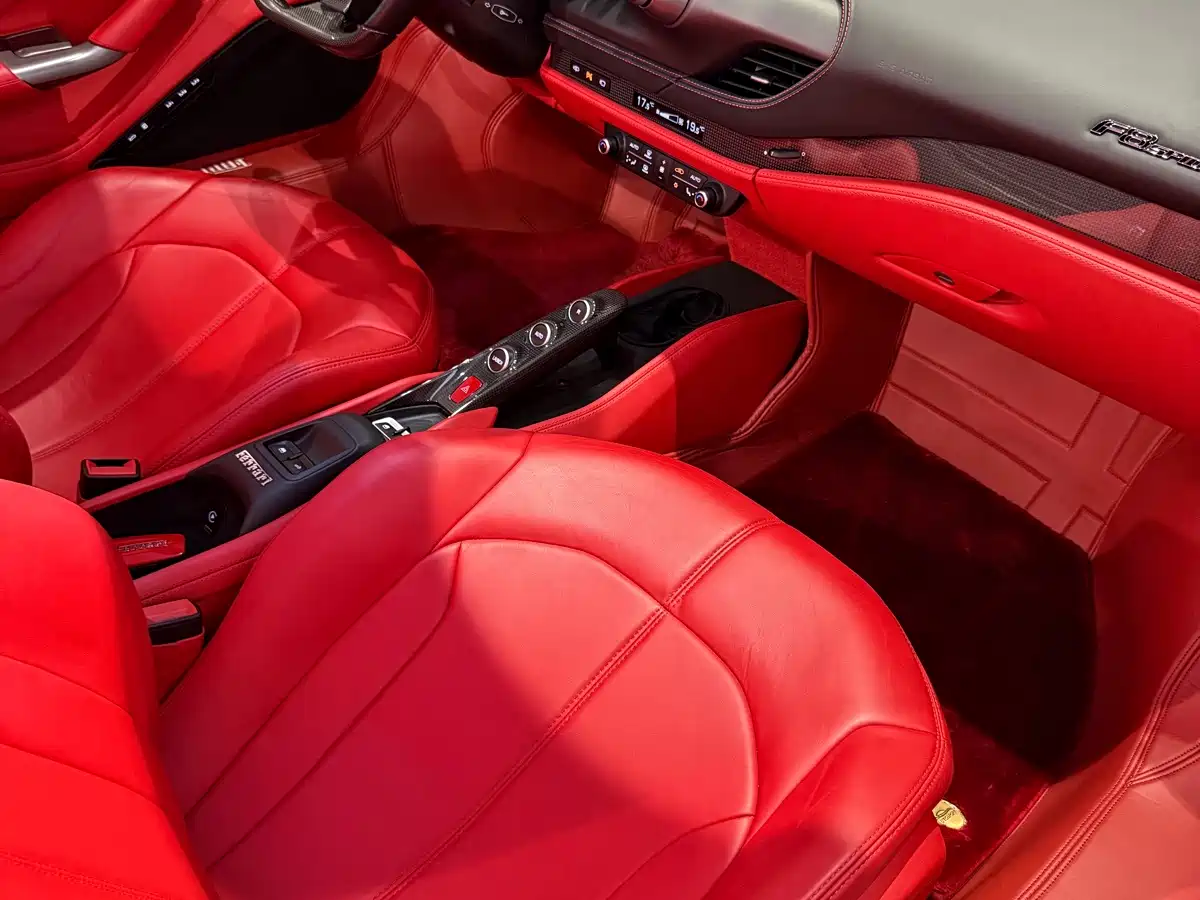 Ferrari F8 2021 2020 Spider 3.9T V8